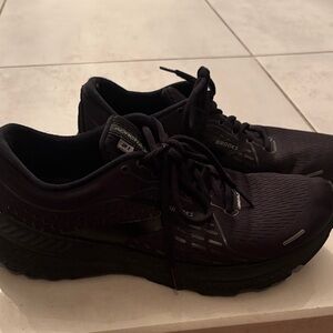 Brooks Adrenaline 21 Women’s Sneaker